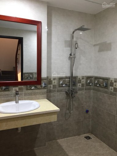 34m2 X 5t Thạch Bàn, Long Biên 2 Mặt Thoáng, Cổng Riêng, Xe Con đỗ Cửa, Cách 30m Ra đường ôtô Tránh 5
