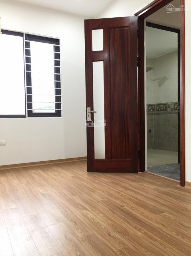 34m2 X 5t Thạch Bàn, Long Biên 2 Mặt Thoáng, Cổng Riêng, Xe Con đỗ Cửa, Cách 30m Ra đường ôtô Tránh 6