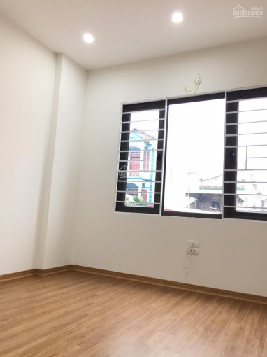 34m2 X 5t Thạch Bàn, Long Biên 2 Mặt Thoáng, Cổng Riêng, Xe Con đỗ Cửa, Cách 30m Ra đường ôtô Tránh 8