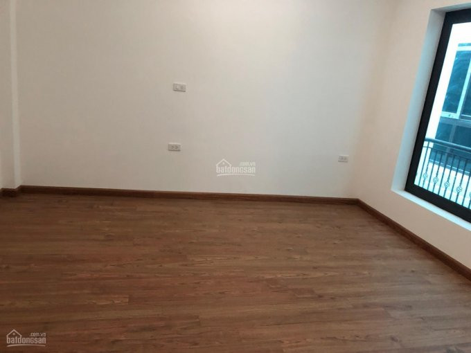 Bán Nhà ô Tô để Cửa - Giá Sốc Chỉ 25 Tỷ - Nhà Bát Khối - Long Biên Xây 5 Tầng Mới Cứng 6