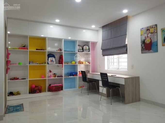 Biệt Thự Song Lập 10x20m, Trục Chính 20m View Hồ Bơi Villa Park Q9, 135 Tỷ Nhà Thô, Full Nt, 15tỷ 7