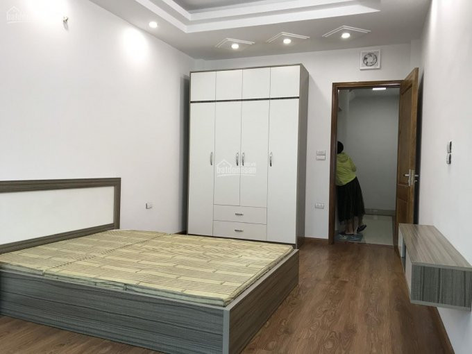 Chính Chủ Bán Nhanh Nhà Cửa Tây Nam, Bồ đề 4,5 Tỷ, 40m2 X 5 Tầng Xây Mới đủ Hết đồ Lh 0813 666 L L L 6