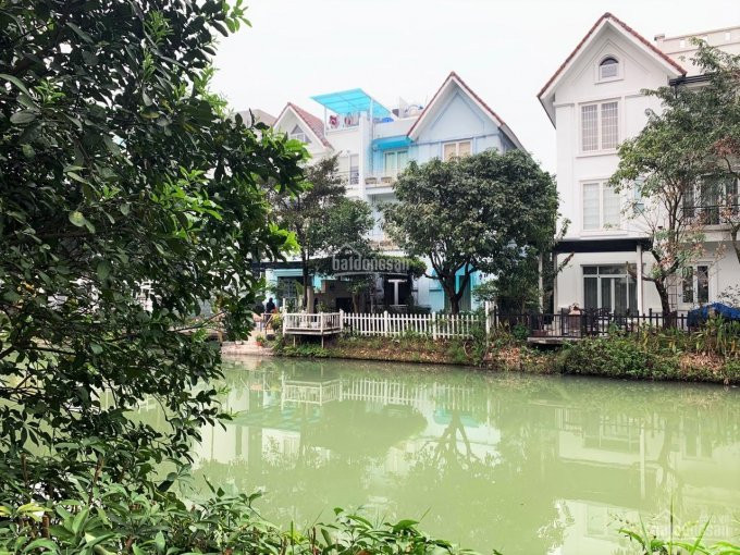 Chính Chủ Cho Thuê Biệt Thự Song Lập đủ đồ Gần Bis Tại Vinhomes Riverside, Liên Hệ: 0906288866 7