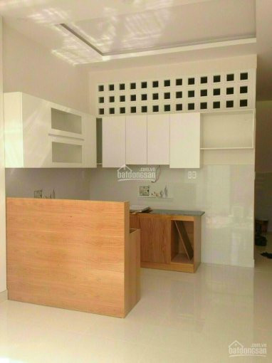 Nhà Kề Sân Bóng Linh Xuân Nhà Trệt Lầu Xây ở Mới Gần 1năm, Chắc Chắn, Mái đúc- Có Thể Lên Tấm 3