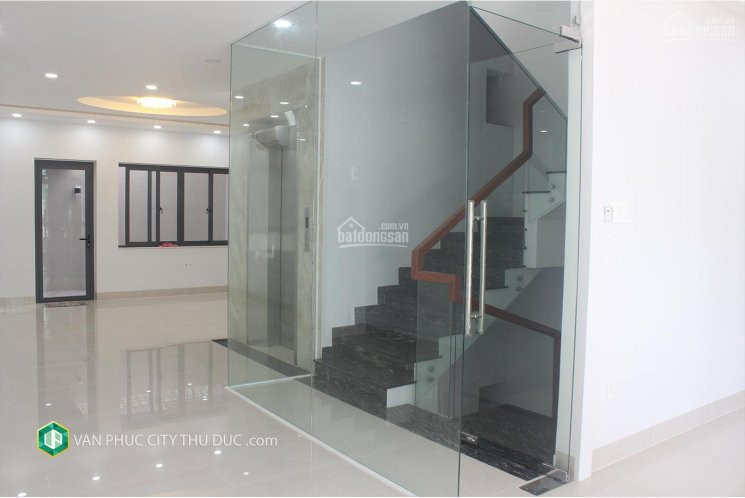 Nhà Làm Văn Phòng Trệt 2 Lầu 6x20m, Mặt Tiền đường 25m, Full Nội Thất View Hồ Bơi Giá Chỉ 30 Triệu 5