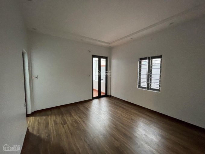 Nhà Trần Nguyên Hãn 2,5 Tầng 60m2 Sân Cổng 6