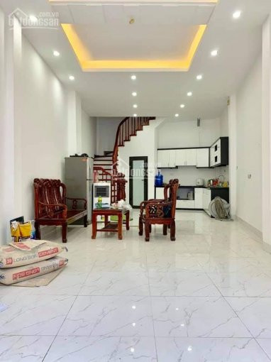 Bán Nhà Phạm Văn đồng,32-40m2,5tầng,giá 3,4-3,8tỷ Ngõ Thông ô Tô Tránh 1