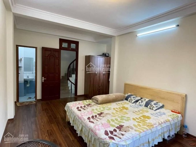 đẹp Lung Linh- Phố Hoàng Cầu- ô Tô đỗ Cửa- 32m2- 3t- Ngõ Thông- Chỉ 28tỷ 2