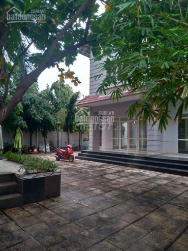 Villa Trắng Nằm Vị Trí Trung Tâm Xuân Thủy, Quận 2 (9x30m2) 2