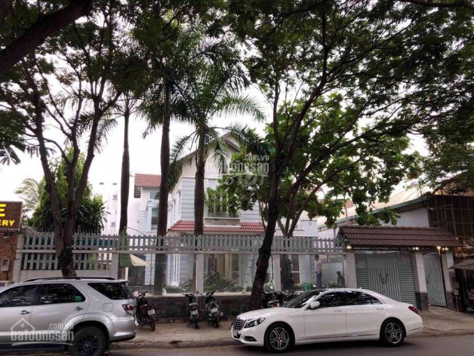 Villa Trắng Nằm Vị Trí Trung Tâm Xuân Thủy, Quận 2 (9x30m2) 3