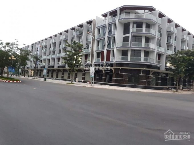 Bán nhà phố Đông Nam - phố đi bộ Royal - Sunlake Vilas KĐT Vạn Phúc DT: 7x20m, 7x22m 3