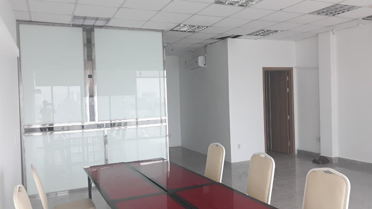 Văn phòng cho thuê 20 - 135m2 mặt tiền CMT8 Q3 gần cv Lê Thị Riêng 3