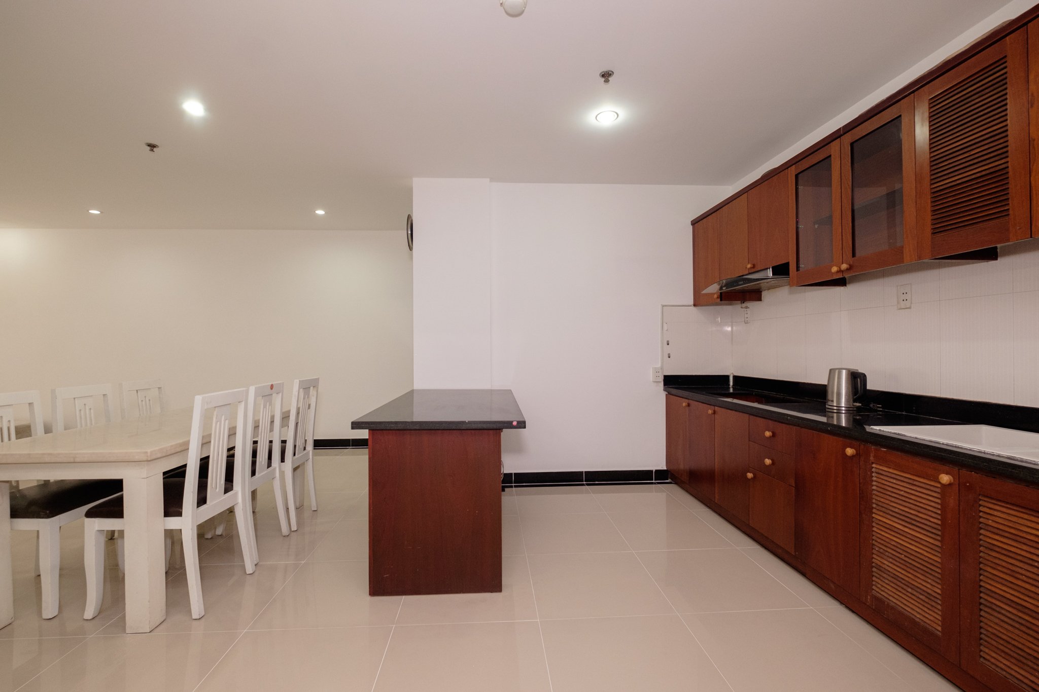 Cần cho thuê căn hộ chung cư Giai Việt, DT150m2, 3 phòng ngủ 1