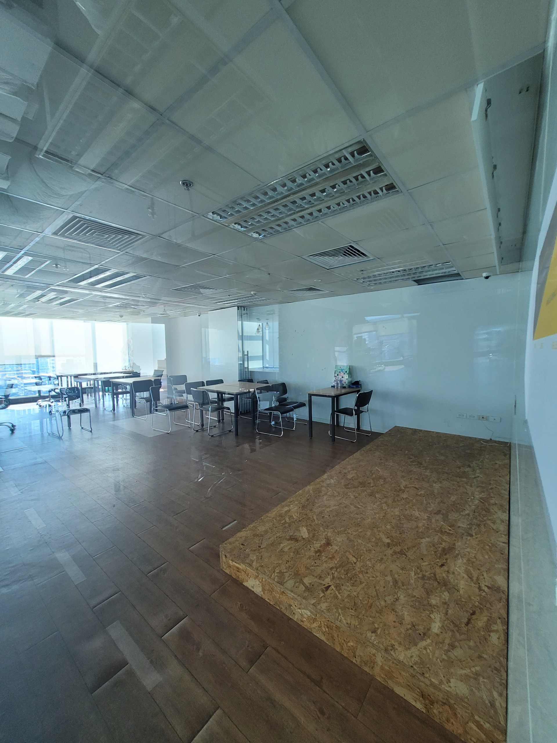 Cần cho thuê văn phòng hoàn thiện đẹp 100m2 đến 2200m2 tòa TNR, Nguyễn Chí Thanh, Đống Đa. Lh 0909300689 6