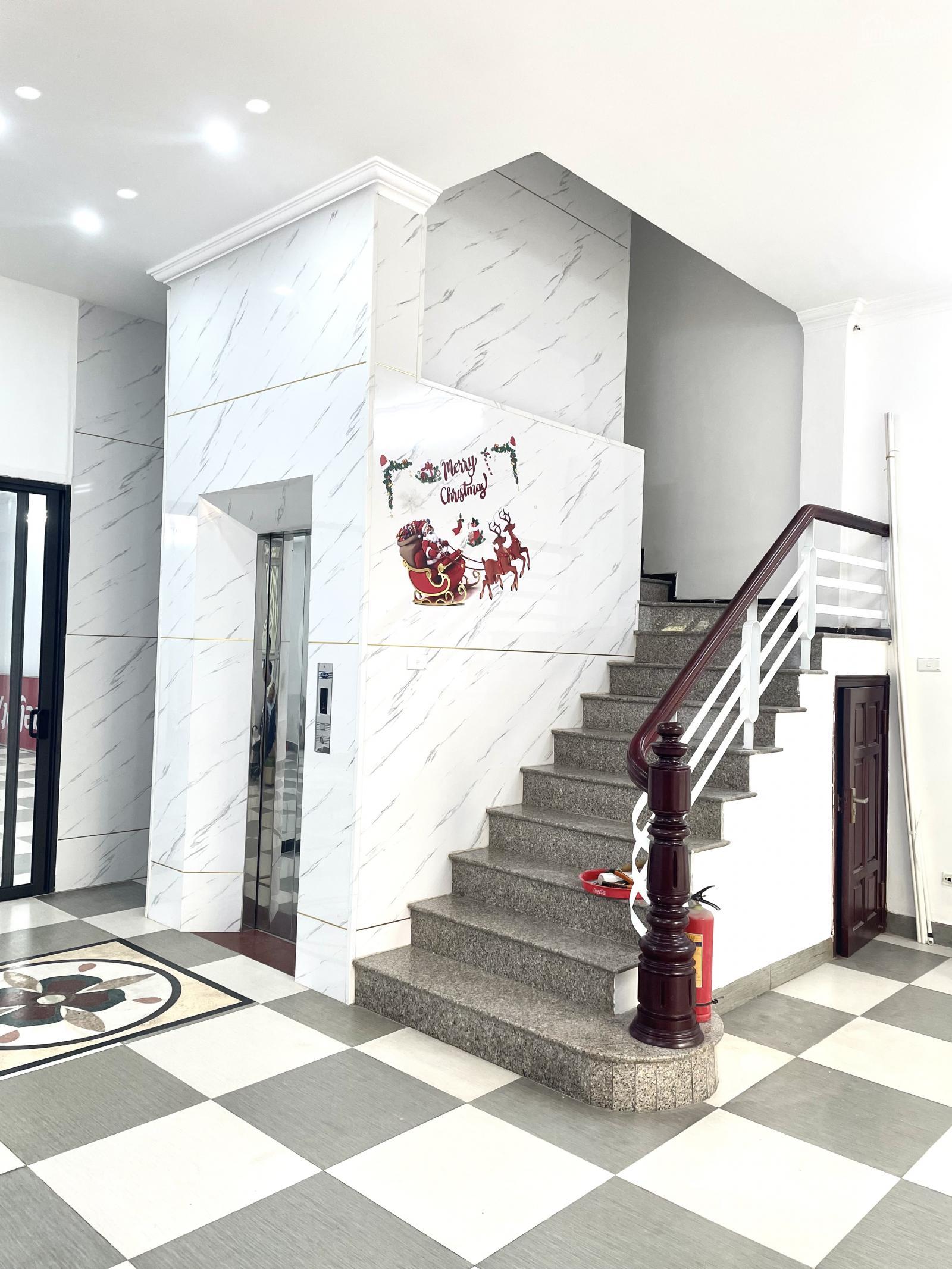 Cần bán Nhà mặt tiền đường Nguyễn Khả Trạc, Phường Mai Dịch, Diện tích 160m², Giá Thương lượng 3