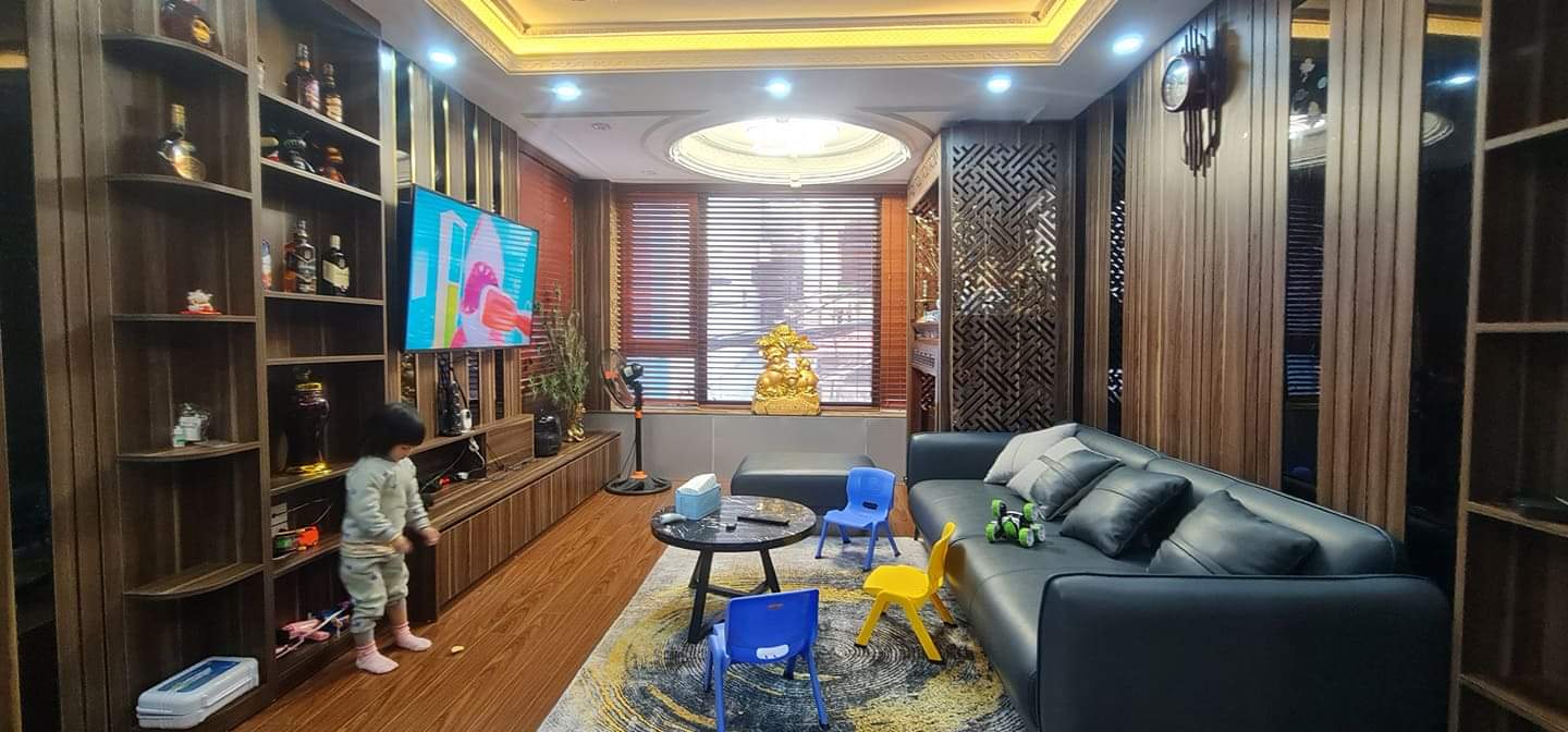 Nhà đẹp ở ngay, Full nội thất, GARA, 62m2, 6 tầng Bồ Đề, Long Biên nhỉnh 6tỷ, 0975299567. 2