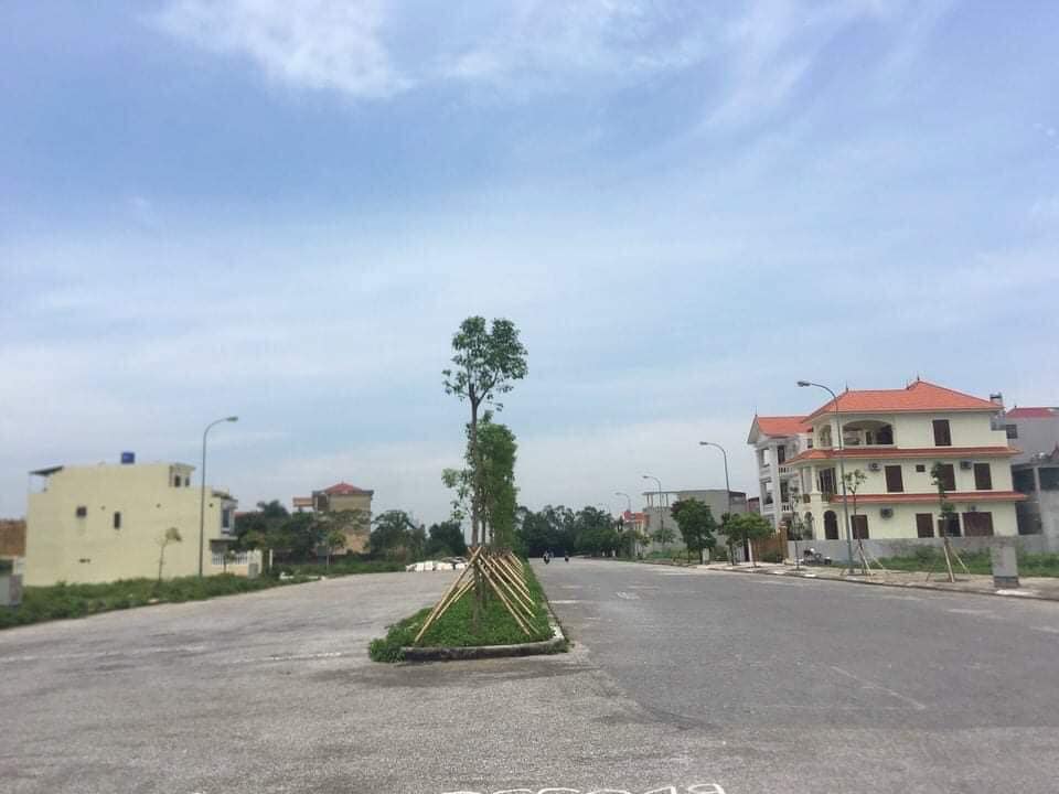 Cần bán Đất đường Nguyễn Hữu Cầu, Phường Ngọc Xuyên, Diện tích 100m², Giá 33 Triệu/m² - LH: 0983344266