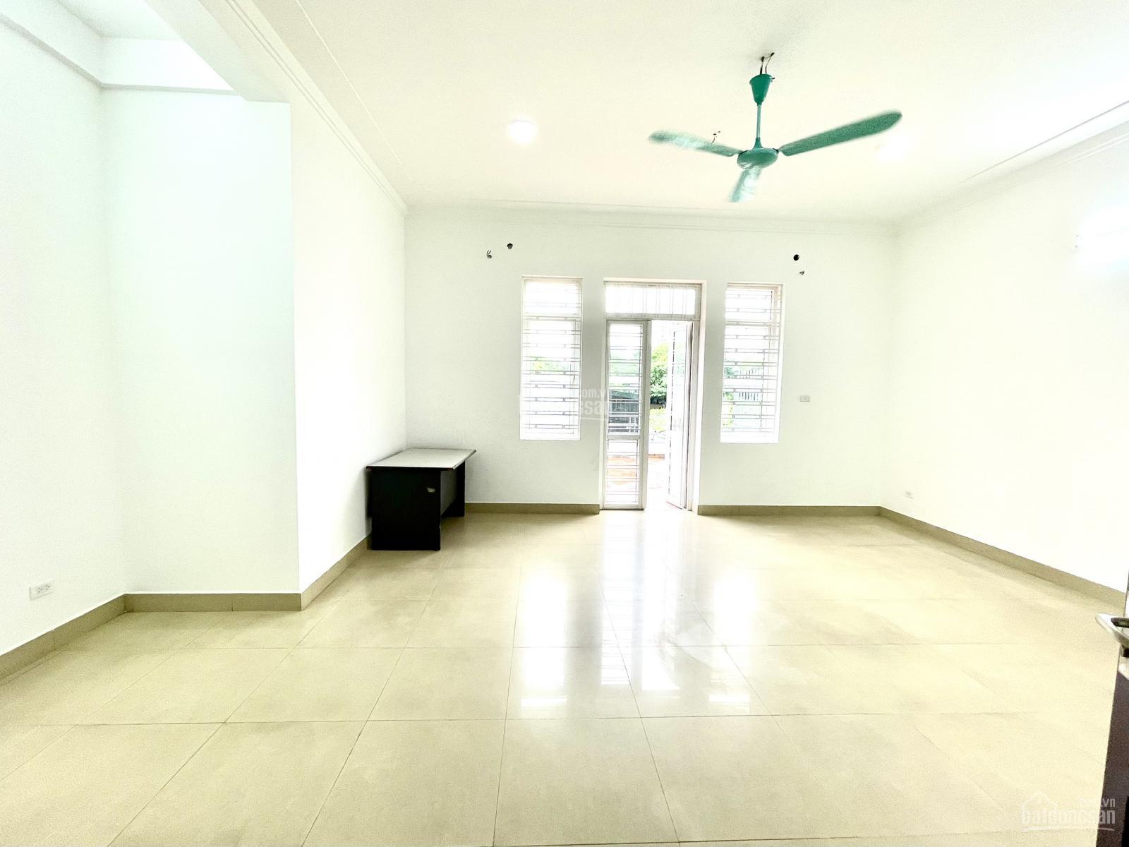 Cần bán Nhà mặt tiền đường Nguyễn Khả Trạc, Phường Mai Dịch, Diện tích 160m², Giá Thương lượng 5