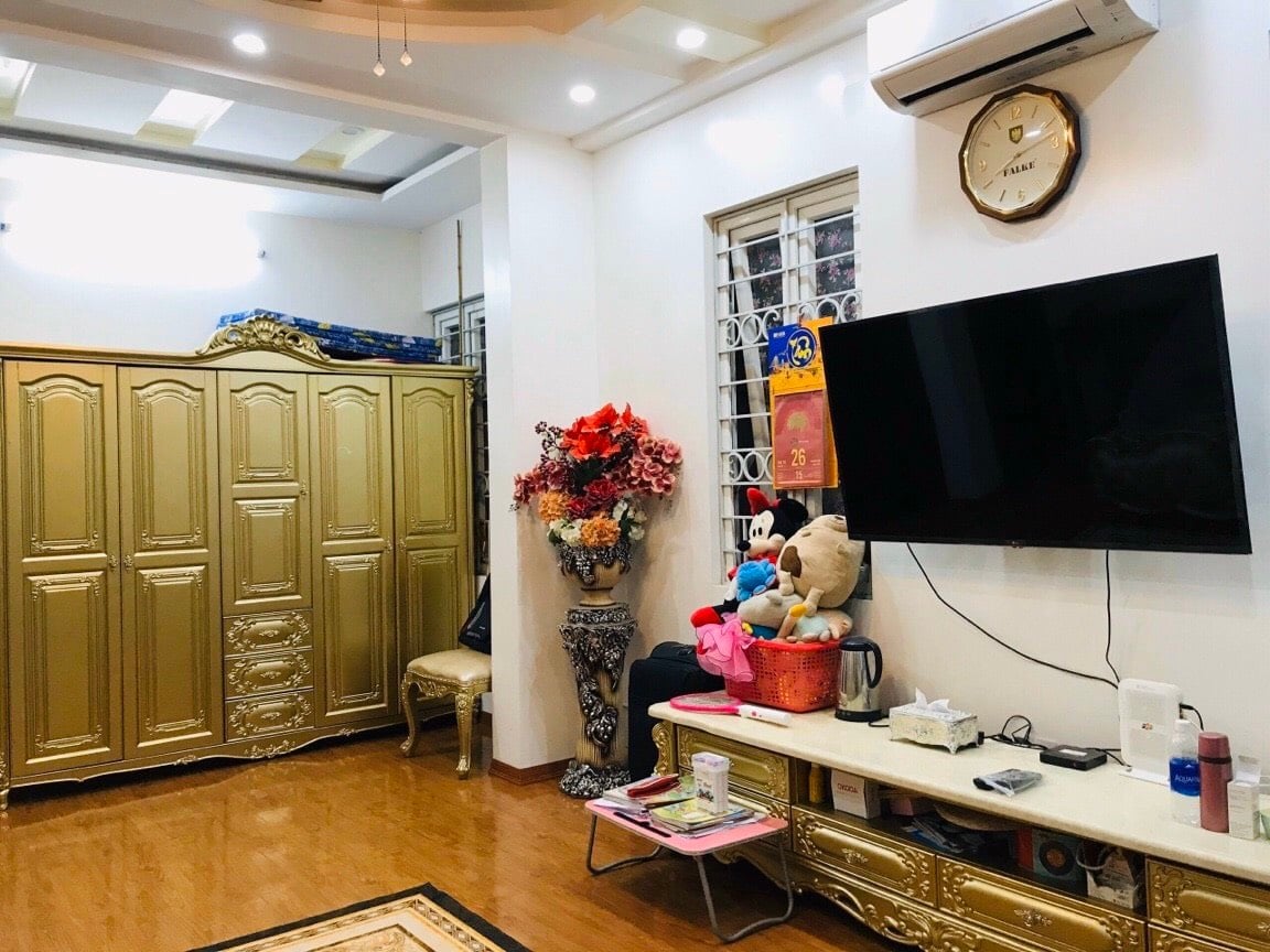 Cần bán Nhà mặt tiền đường Đỗ Quang, Phường Trung Hòa, Diện tích 55m², Giá 10.5 Tỷ - LH: 0969040000