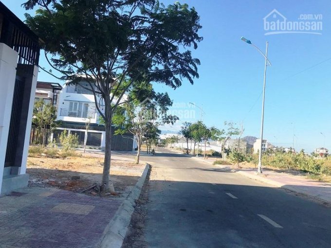 Bán 90m2 đất thổ cư ngay trung tâm thành phố Phan Rang giá chỉ 2,4 tỷ 2