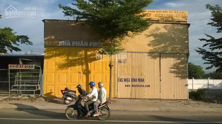 Bán cửa hàng mặt tiền Quốc Lộ 1A, cách ngã năm Phủ Hà chỉ 2km, đối diện nhà máy kính Hùng Phát