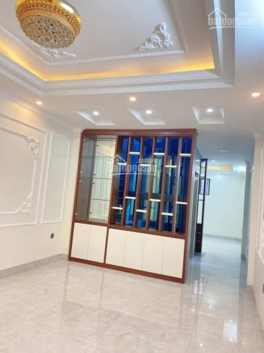 Phố Lâm Du - Bồ đề - Gara ô Tô - Thang Máy - Nhà đẹp Ngõ Thông - 5 Tầng - ở Luôn 4
