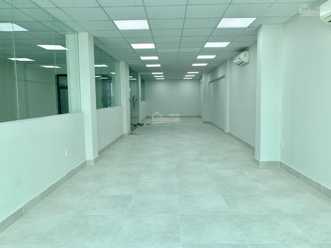 Văn Phòng Cho Thuê đường D2, Dt: 55m2 Giá 18 Triệu/tháng, đường 12m, Có Bãi ô Tô, Hầm Xe 4