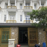 Căn Nhà 1 Trệt 2 Lầu Kdc Hoàng Hùng, P đông Hoà - Tp Dĩ An Giá: 4,5tỷ, Dt: 72m2 Liên Hệ: 0909170304