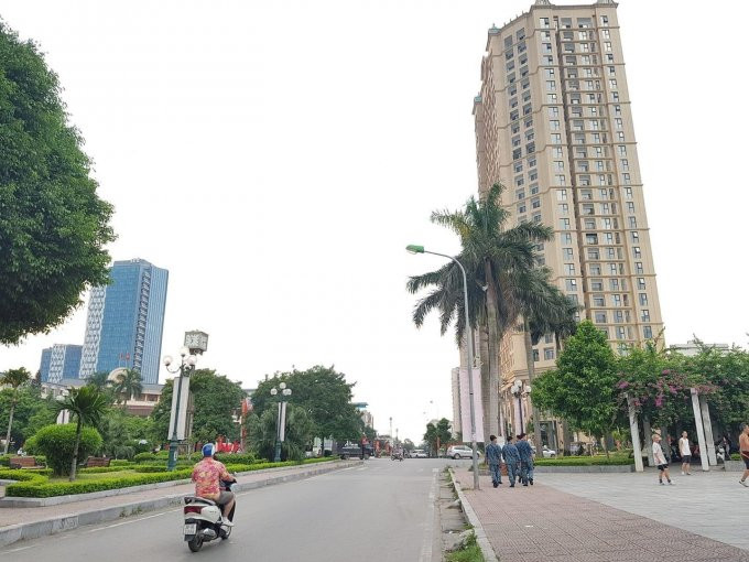 Bán đất- Xây Tòa Nhà- View Hồ- Mp Lạc Long Quân- Võ Chí Công- Mt: 12m- 200m2- 55 Tỷ- Lh: 0915551389 3