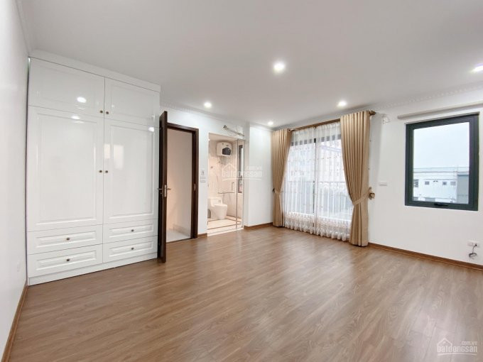 Chính Chủ Bán Nhanh Nhà Ngã Tư Sài đồng 33m2, Xây 6 Tầng, ô Tô đỗ Cửa Cách đường ô Tô Tránh Nhau 10m 5