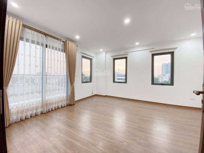 Chính Chủ Bán Nhanh Nhà Ngã Tư Sài đồng 33m2, Xây 6 Tầng, ô Tô đỗ Cửa Cách đường ô Tô Tránh Nhau 10m 6