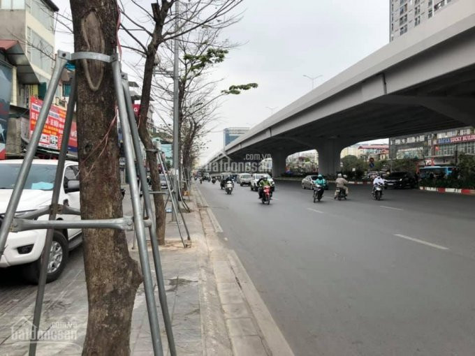 Mạt Phó Phạm Văn đồng  Vỉa Hè đá Bóng  8 Tàng Thang Máy - Cho Thuê Vip 3
