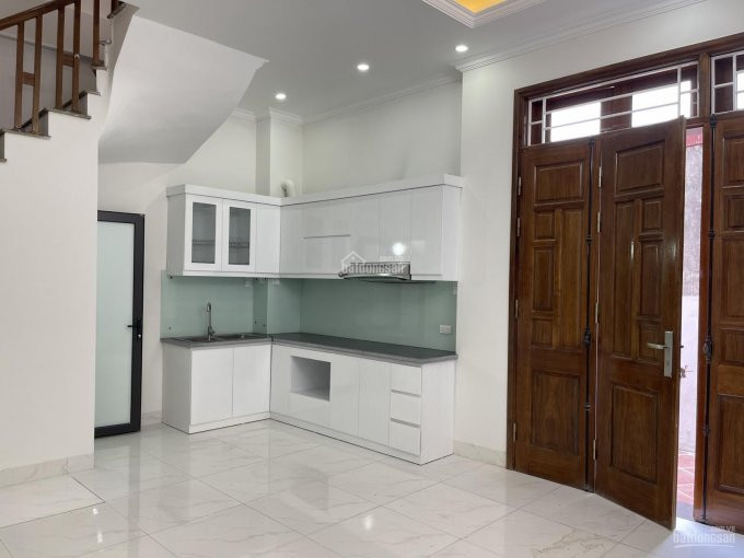 Chính Chủ Bán Nhanh Nhà 4,5 Tầng 302m2, Hướng đông, Giá 2,6tỷ địa Chỉ: Tổ 6 Thạch Bàn,long Biên Lh:0948813588 2