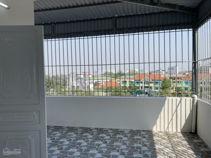 Chính Chủ Bán Nhanh Nhà 4,5 Tầng 302m2, Hướng đông, Giá 2,6tỷ địa Chỉ: Tổ 6 Thạch Bàn,long Biên Lh:0948813588 5