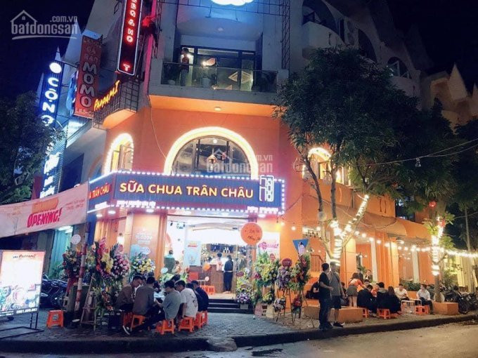 Chính Chủ Cho Thuê Nhanh Nhà Phố Trần Hưng đạo, 320m2 X 3t, Mt 10m Giá: 400 Tr/th, Lh Long: 0378513333 3