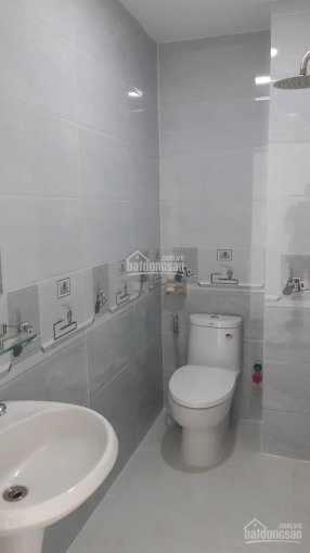 Nhà 1t, 2l, St 240m2, Nguyễn Duy Trinh, Phú Hữu 4