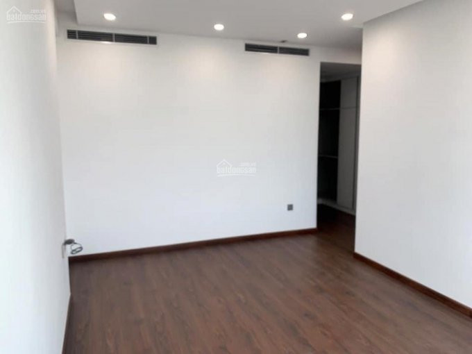 Tôi Muốn Bán Suất Ngoại Giao 6th Element 2pn 83m2 Hướng Nam, View Nguyễn Văn Huyên Hoàng Quốc Việt 5