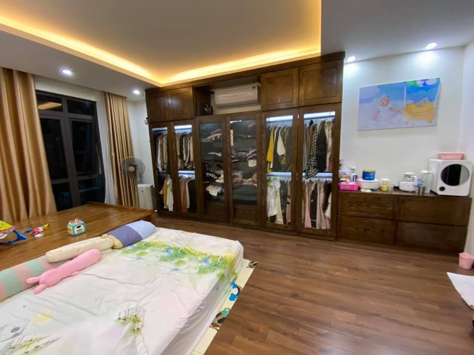 Cần bán Nhà ở, nhà cấp 4, nhà hẻm đường Nguyễn Đình Hoàn, Phường Quan Hoa, Diện tích 68m², Giá 12.3 Tỷ - LH: 0399392988