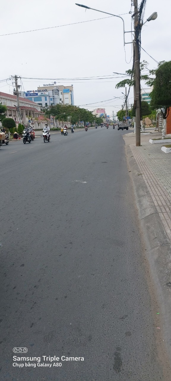 Cần bán Căn hộ chung cư đường Đồng Khởi, Phường 4, Diện tích 88m², Giá Thương lượng