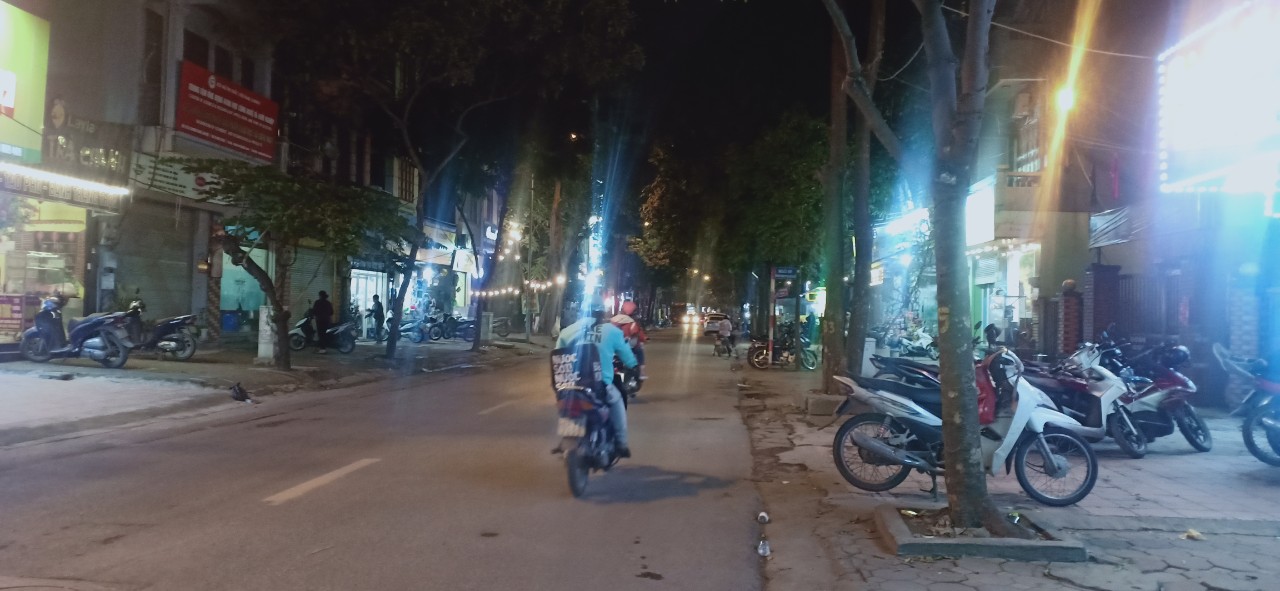 Bán đất tặng nhà mặt phố Dương Khuê Plô, vỉa hè, kinh doanh đỉnh: 40m2*MT4m*vị trí đắc địa
