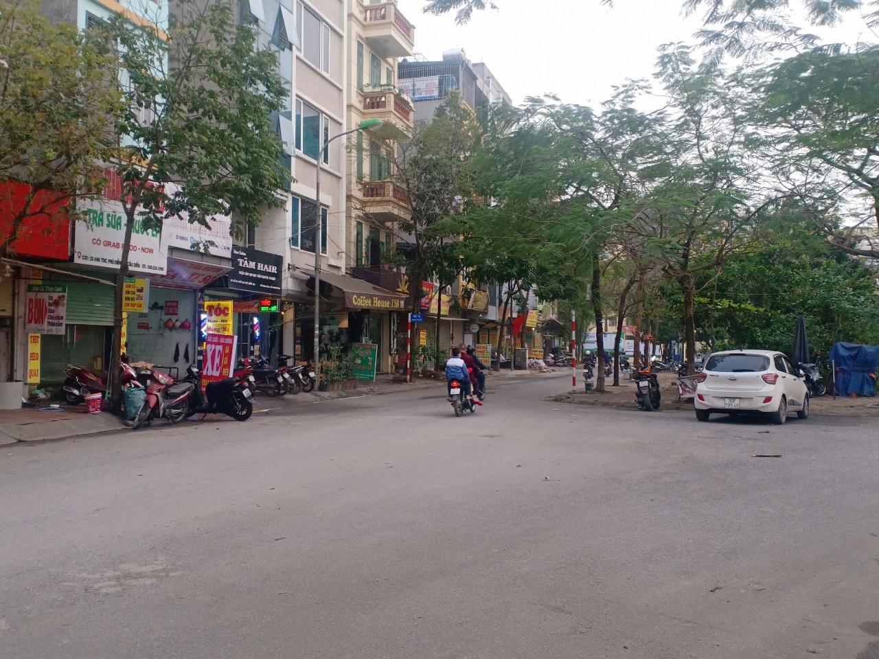 Bán nhà phân lô, ô tô tránh, vỉa hè rộng tại TĐC Phú Diễn: DT 50m2*MT5,5m*Nhà bán 65 tỷ 1
