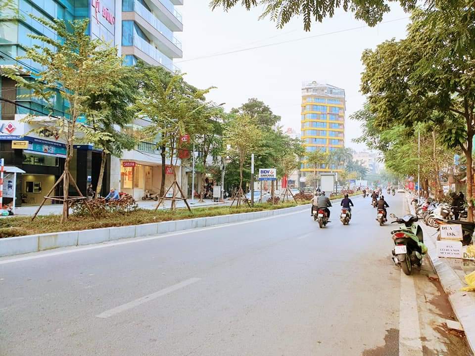 Cần bán Biệt thự đường Lạc Long Quân, Phường Xuân La, Diện tích 395m², Giá 148 Tỷ - LH: 0935101797 4