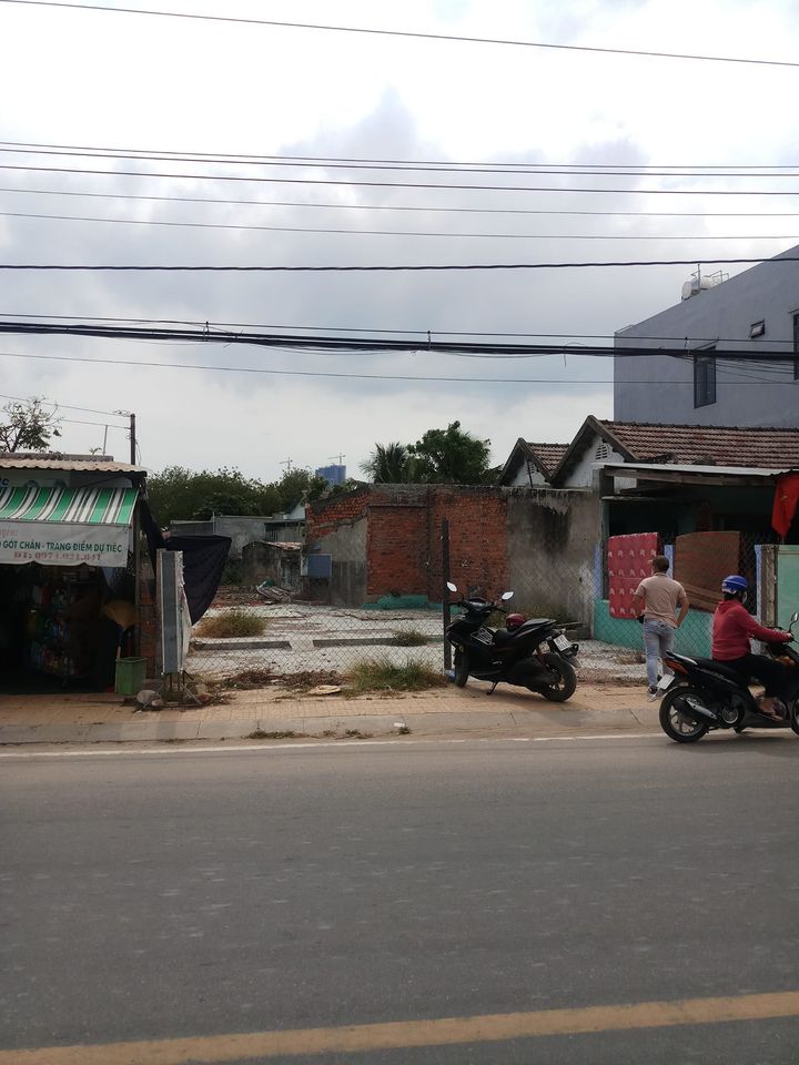 Cần bán Đất đường Trường Chinh, Phường Văn Hải, Diện tích 105m², Giá Thương lượng - LH: 0937906358