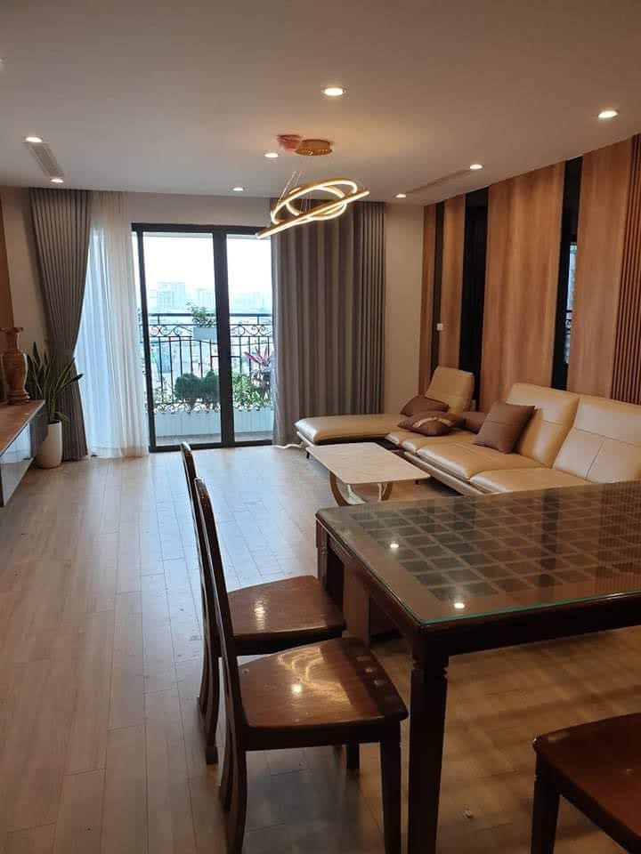 Cần bán Căn hộ chung cư đường Xuân Diệu, Phường Quảng An, Diện tích 146m², Giá Thương lượng 1