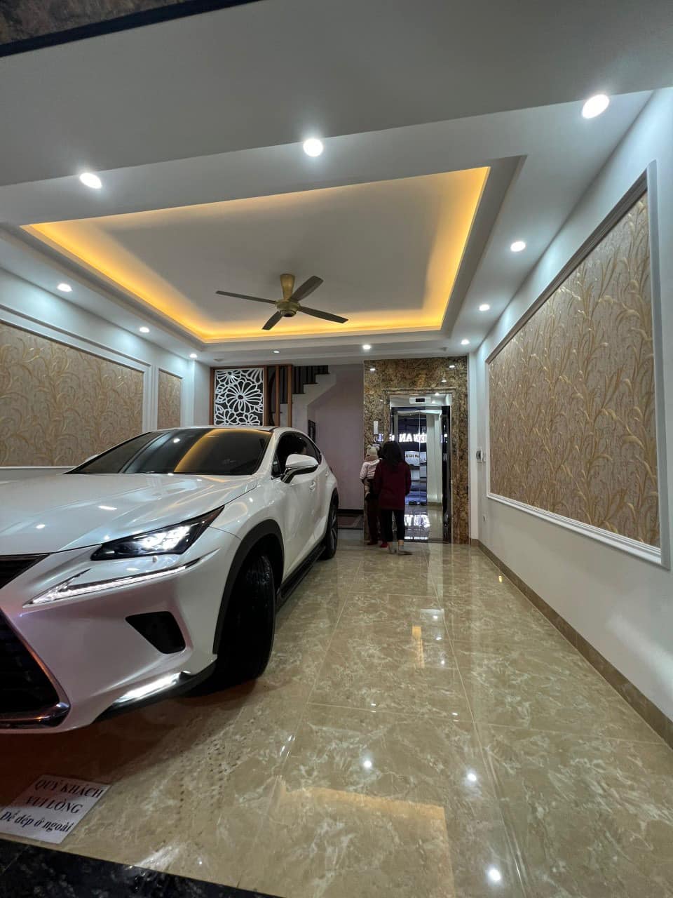 Cần bán Nhà mặt tiền đường Doãn Kế Thiện, Phường Mai Dịch, Diện tích 40m², Giá Thương lượng 2