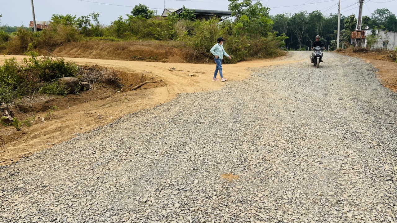 Cần bán Đất đường ĐT 741, Xã Thuận Phú, Diện tích 1000m², Giá 450.000.000 Triệu - LH: 0375336700 2