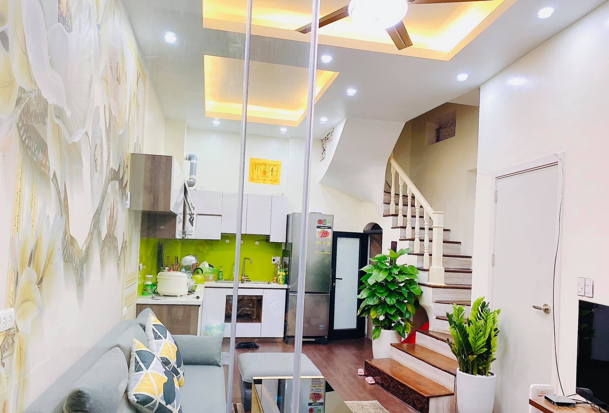 Bạch Mai-Chính chủ bán đất tặng Nhà 38m2x2T-Mt 4m- 23tỷ-sổ vuông-10m oto 3