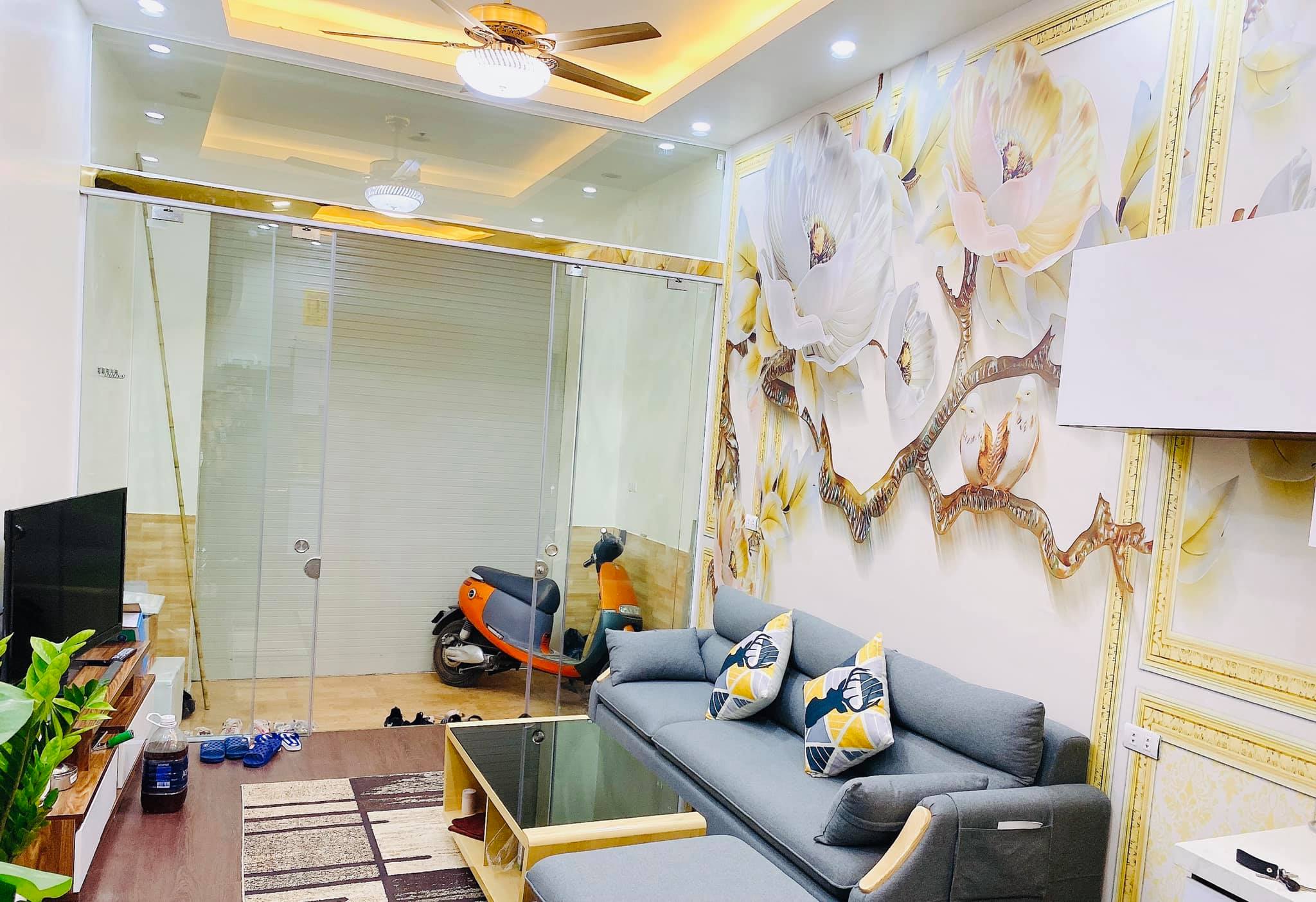 Bạch Mai-Chính chủ bán đất tặng Nhà 38m2x2T-Mt 4m- 23tỷ-sổ vuông-10m oto 2
