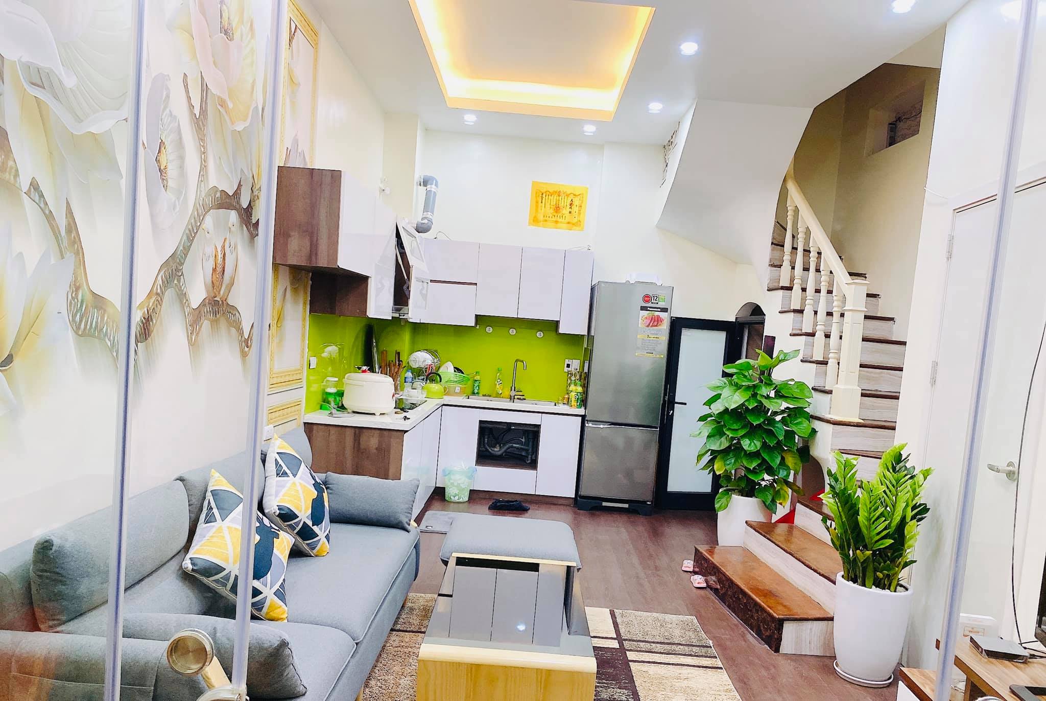 Bạch Mai-Chính chủ bán đất tặng Nhà 38m2x2T-Mt 4m- 23tỷ-sổ vuông-10m oto 4