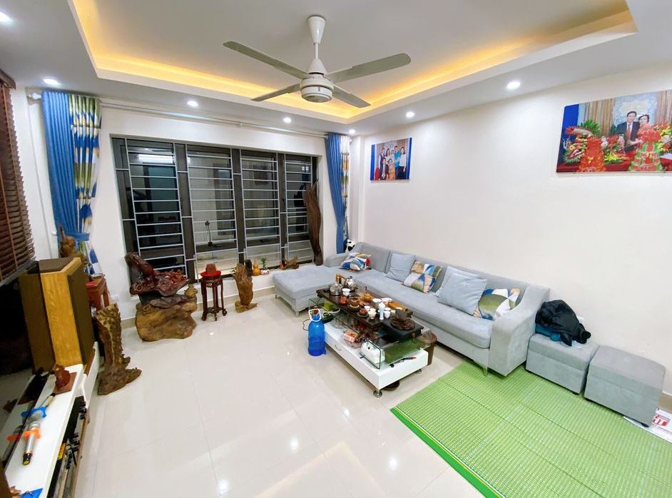 CC bán nhà mặt phố Hồ Tùng Mậu gần Xuân Thủy 8m mặt tiền, 32m2x4T chỉ 9119 tỷ LH 0989626116 2